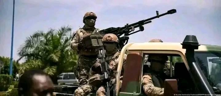 Mali : l’armée annonce des attaques terroristes coordonnées et affirme maîtriser la situation