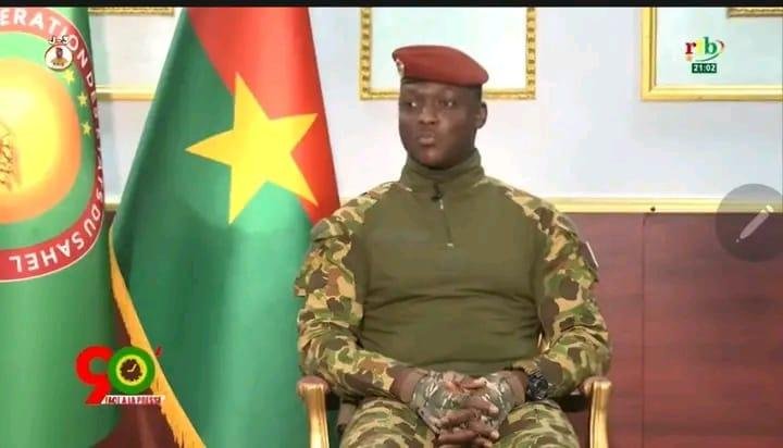 Burkina : Ibrahim Traoré aux opérateurs privés : « Si quelqu’un pense qu’il se sent écrasé, c’est qu’il dînait avec les politiciens »