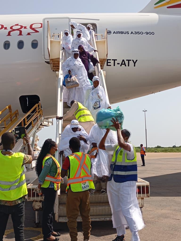 Hadj 2026 | Retour des premiers pèlerins à Bobo-Dioulasso : des prières pour la paix au Burkina Faso